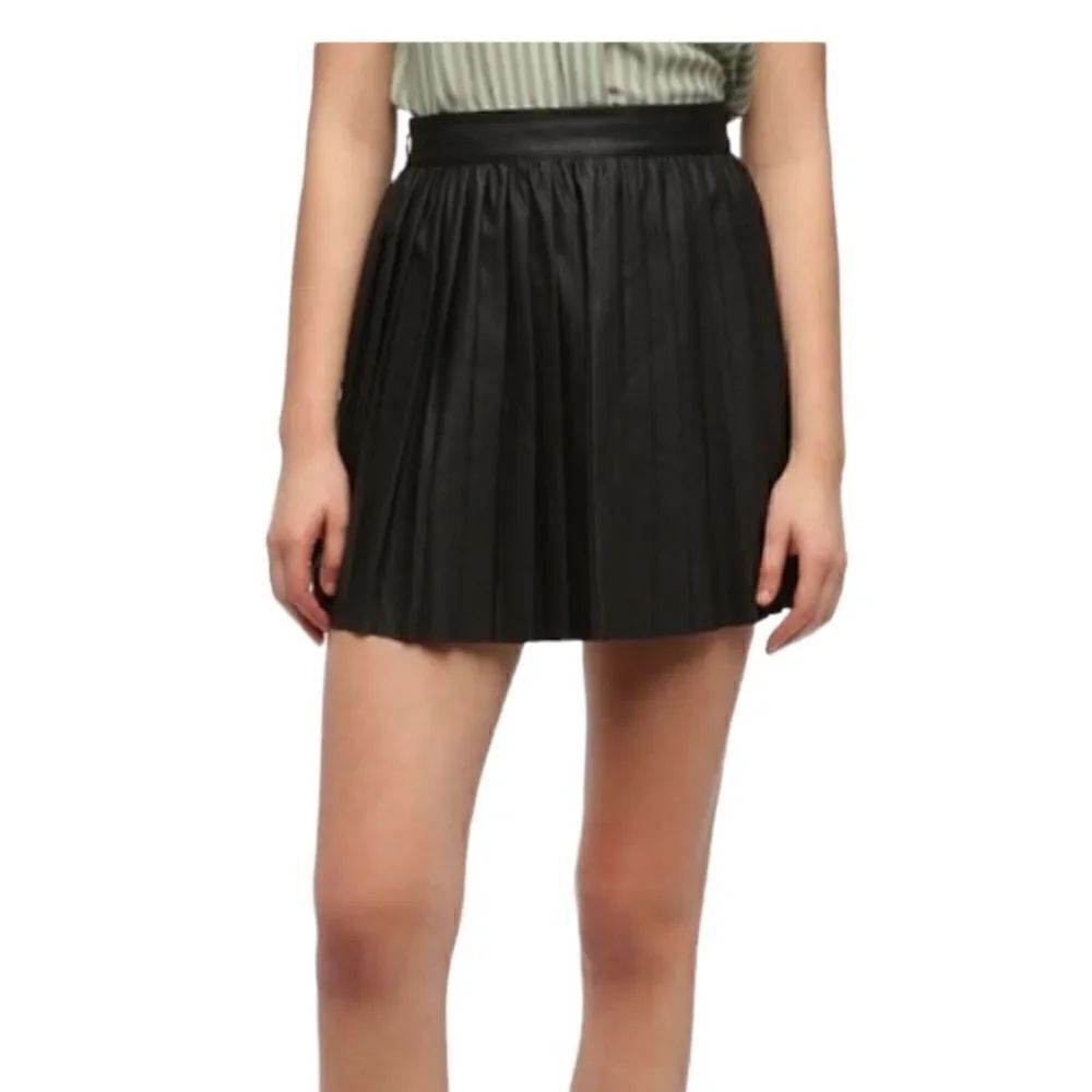 Sparkle & Fade | UO Urban Outfitters Black Faux Leather Pleated Mini Skirt | 4